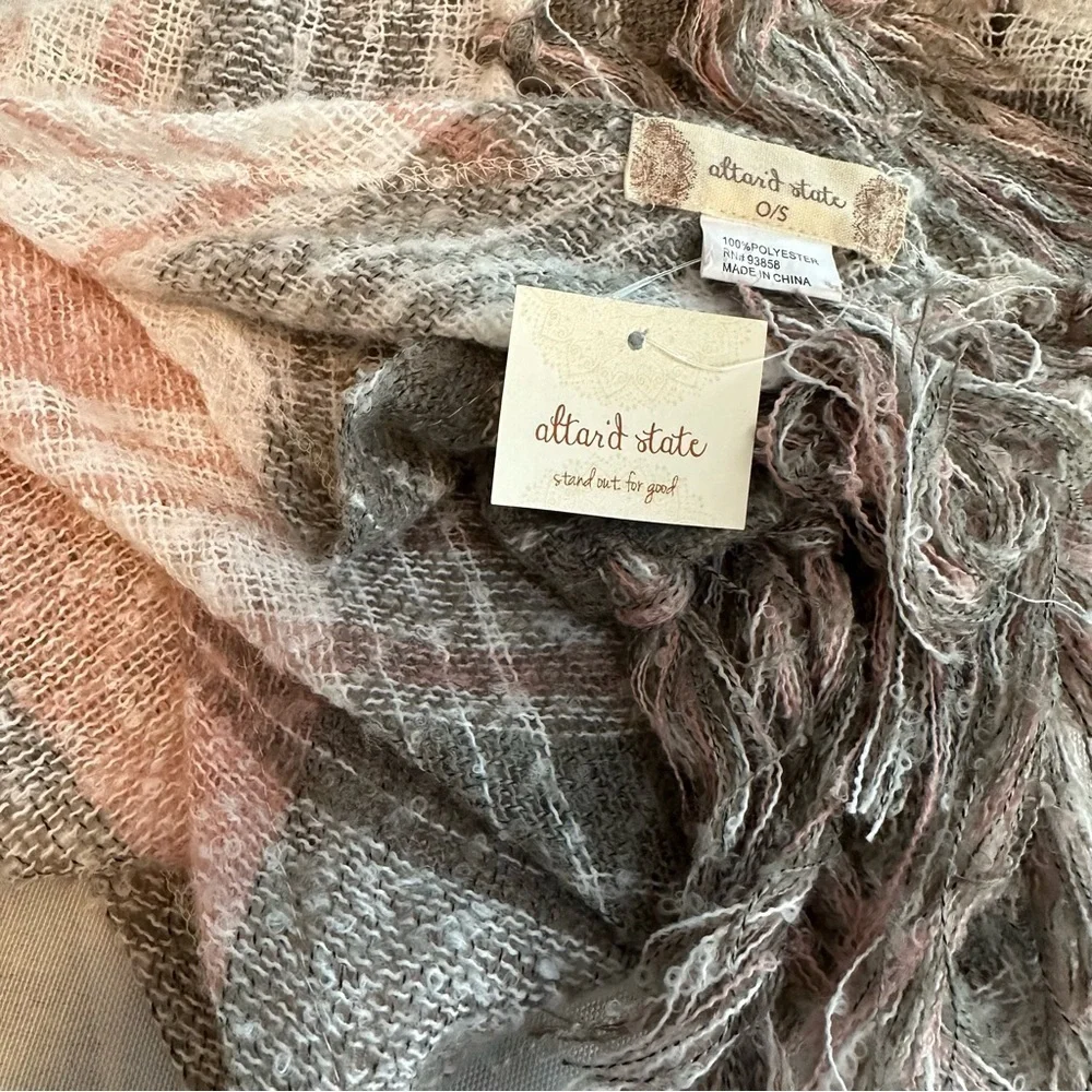 Altar'd State Triangle Shape Oversized Pink White Gray Fringed Scarf Wrap